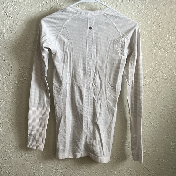 Lululemon Swiftly Tech Long Sleeve in White - Picture 4 of 6